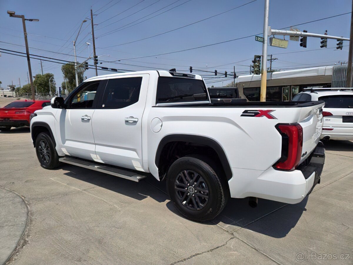 2024 Toyota Tundra SR5 3.4L V6 4WD