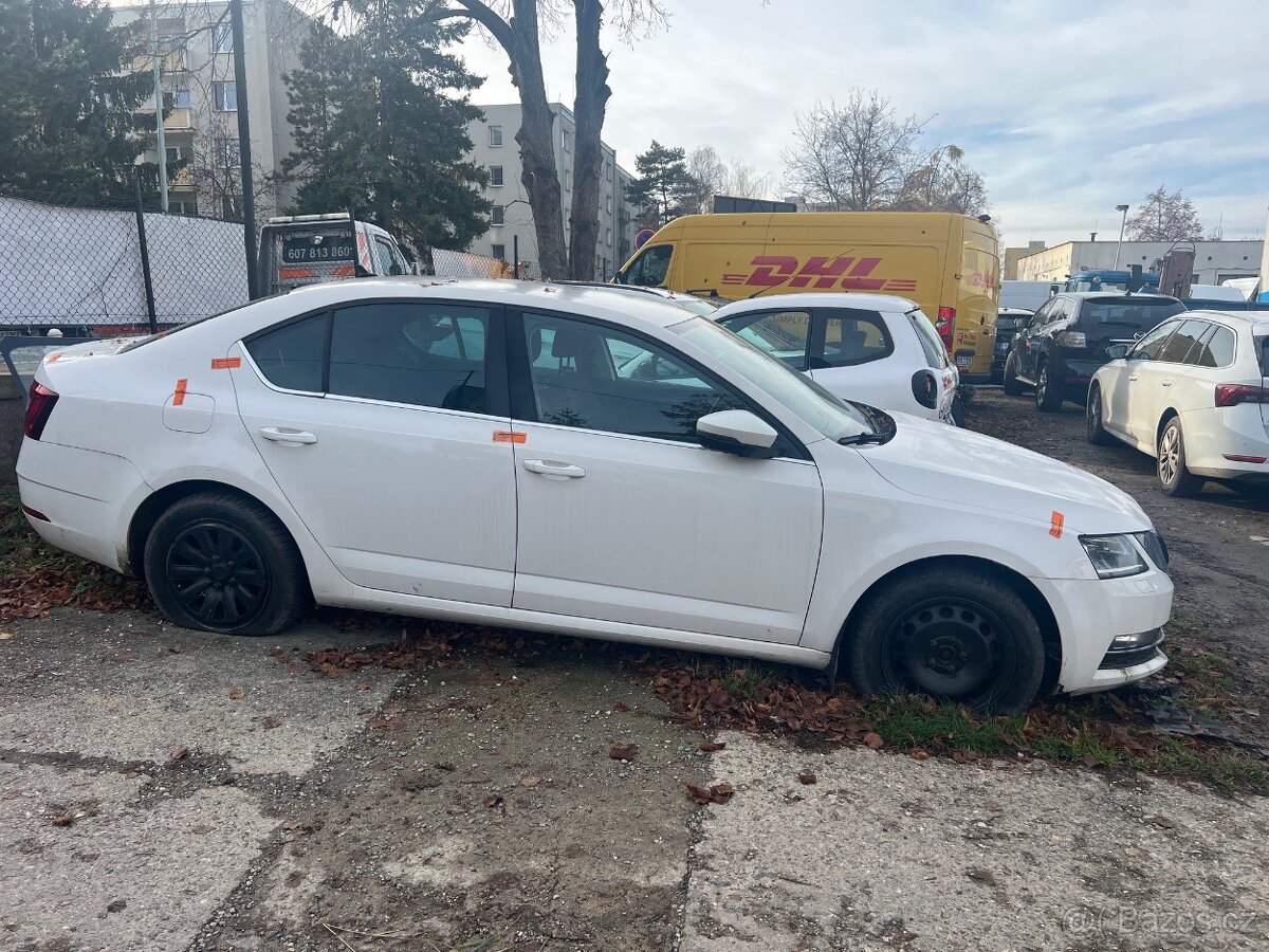 Dražba Škoda Octavia 1.6 TDi DSG Style 85 kW nepojízdná - 4