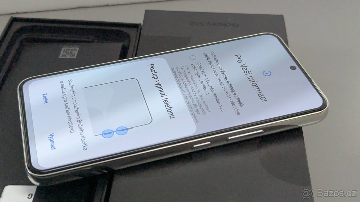 Samsung Galaxy S22 128GB Černý - Top stav, kompletní balení - 4