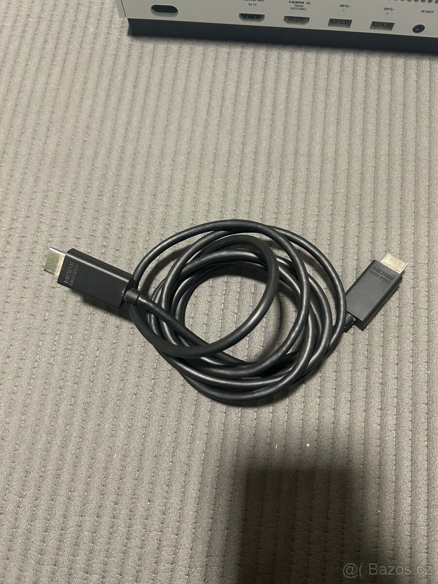 Xbox One S + 2 ovladače + kabely - 4