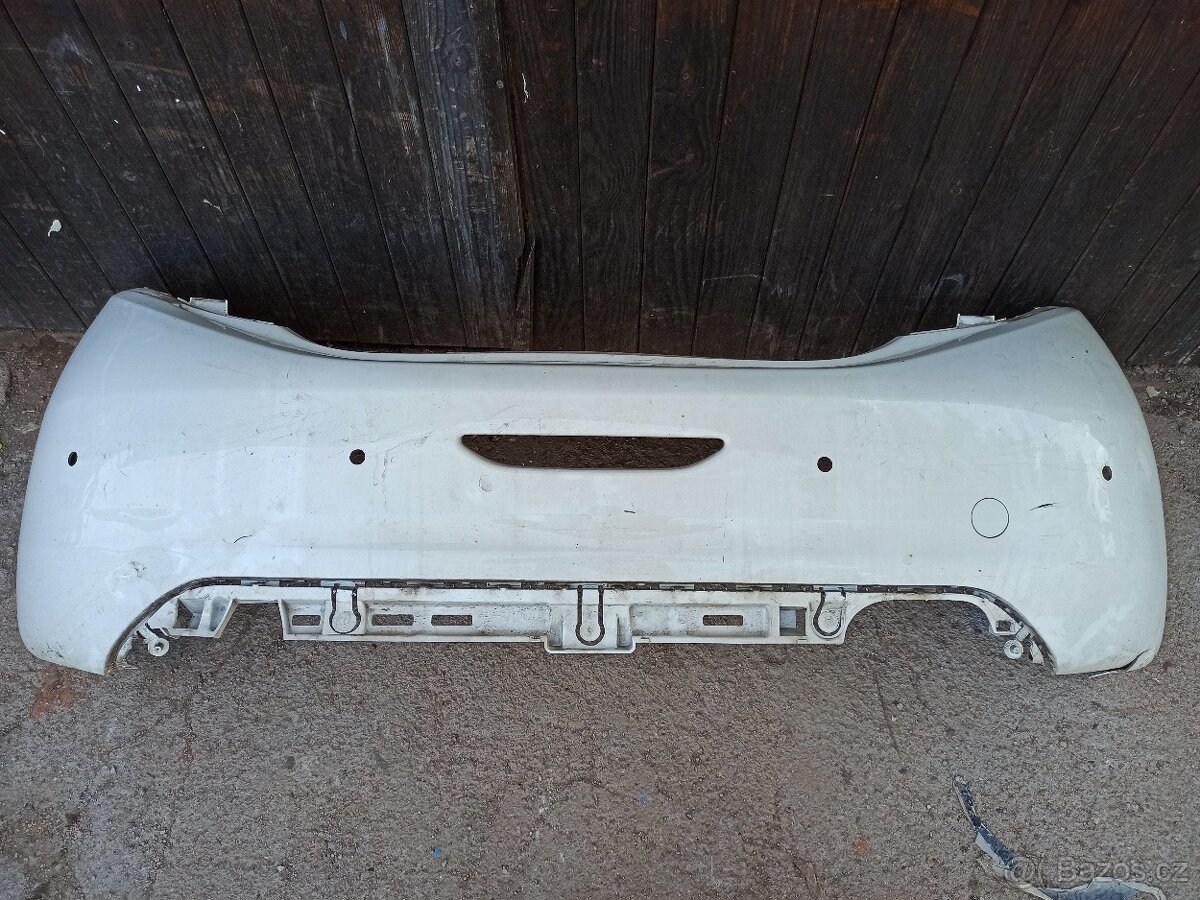 Zadní nárazníky Peugeot 208 2x - 4