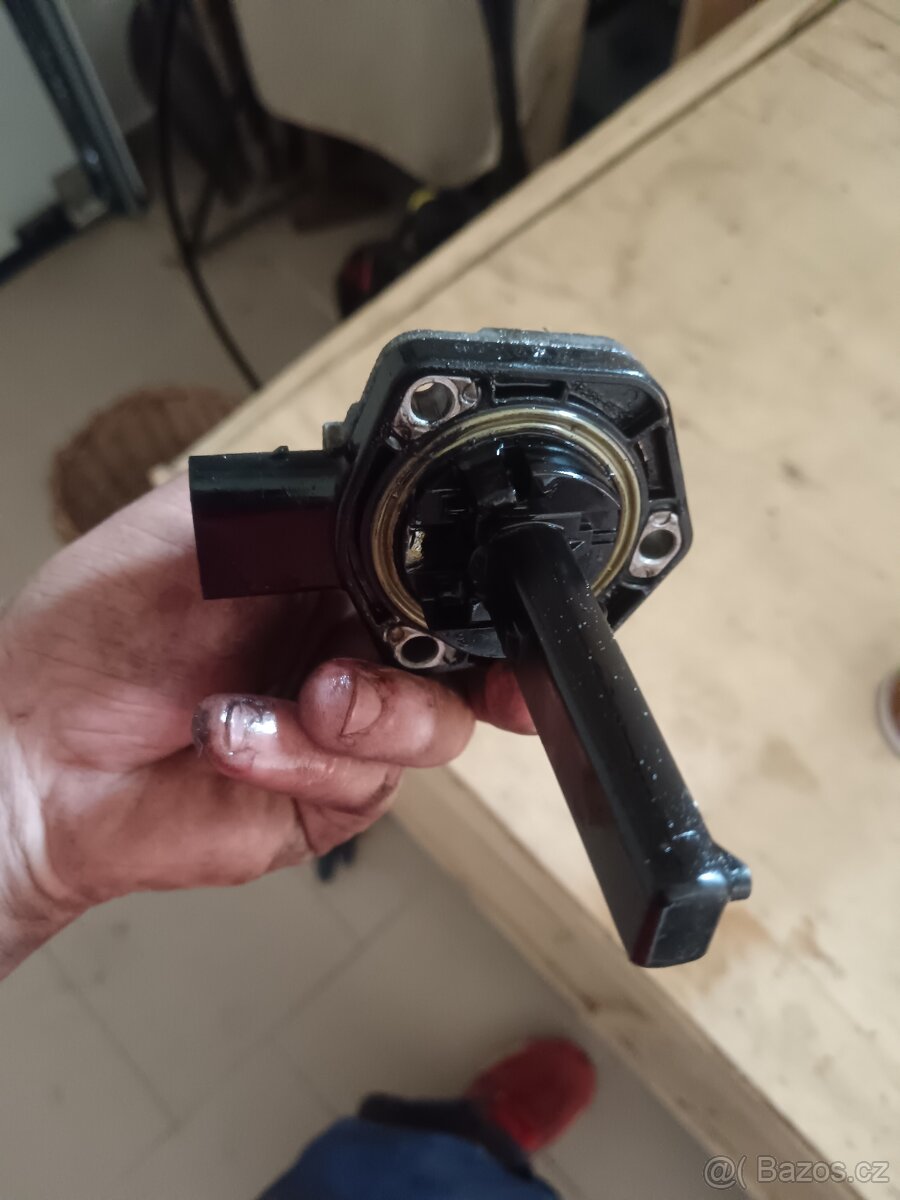 Chladič oleje BMW E90 318i 95kw - 4