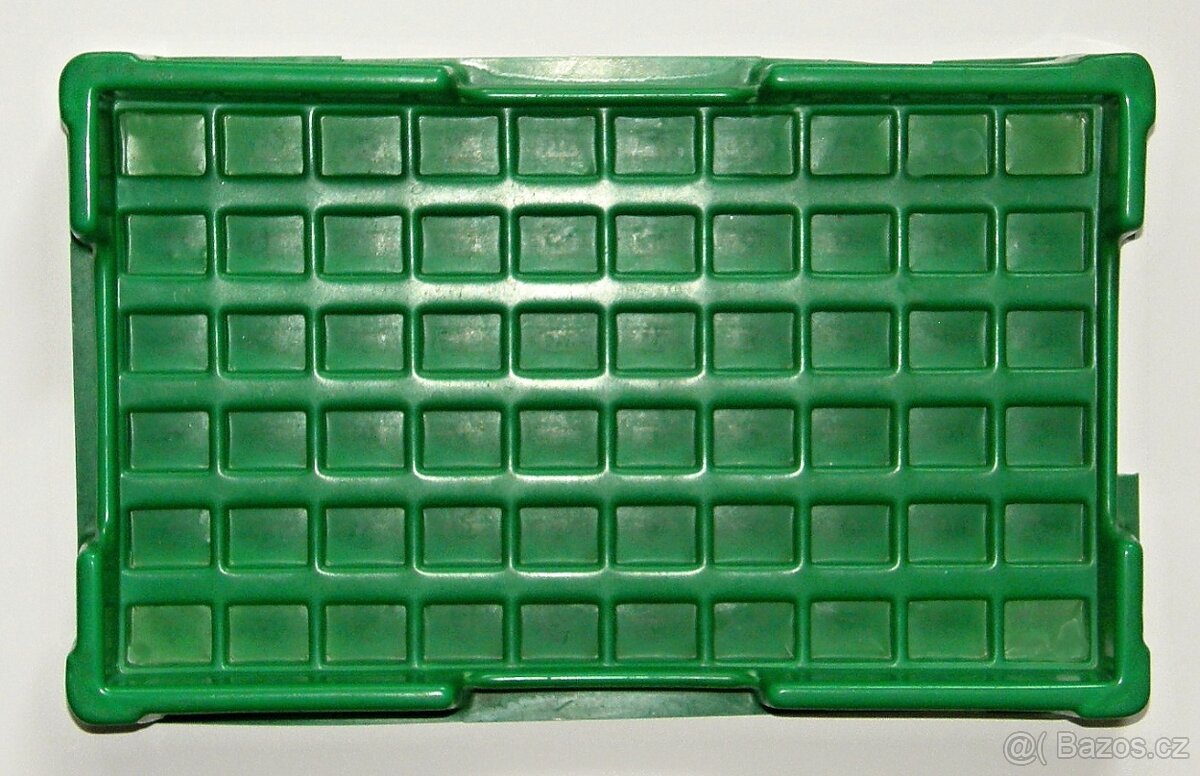 Plastová plata pro drobné součástky, materiál - 4