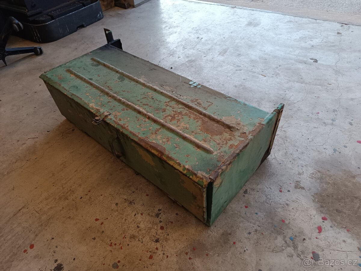 Kastlík, bedna na nářadí vlek, T174 - 4