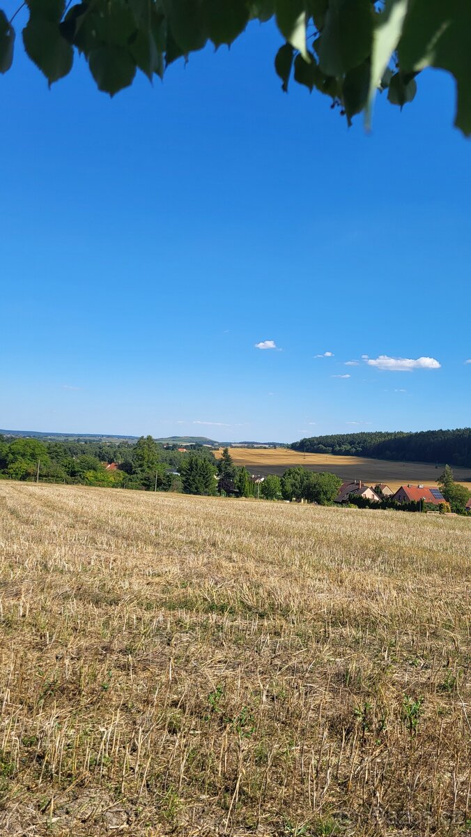 Krasny pozemek s vyhledem, jen pár minut od Prahy - 4