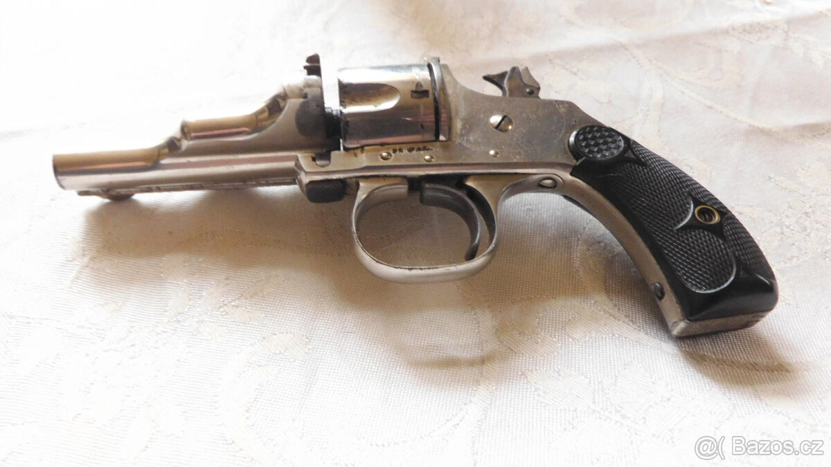 Revolver Mervin Hulbert - 4