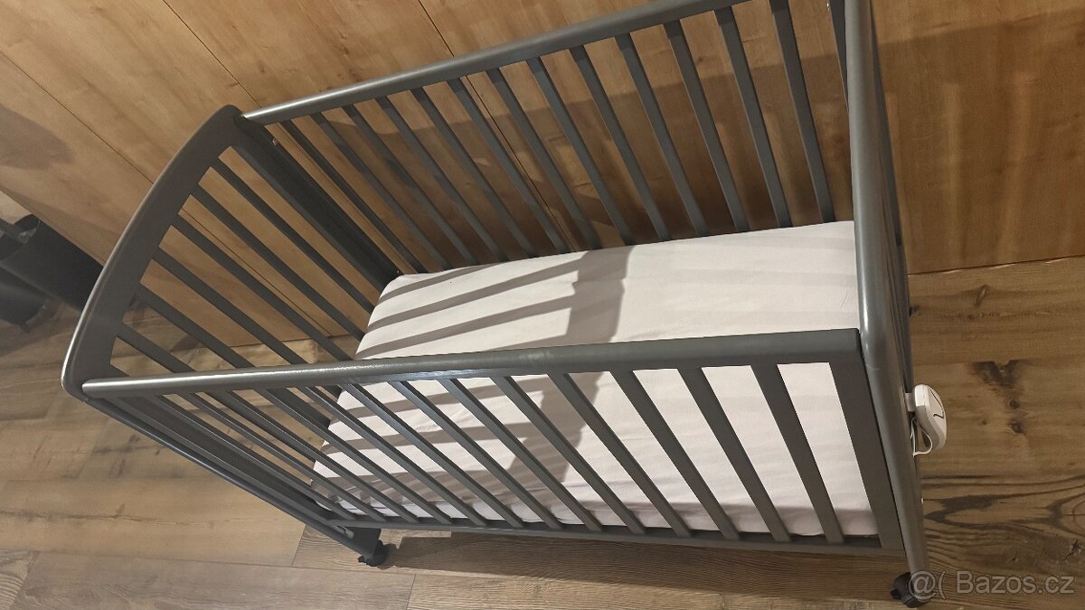 Postýlka s matrací - 4