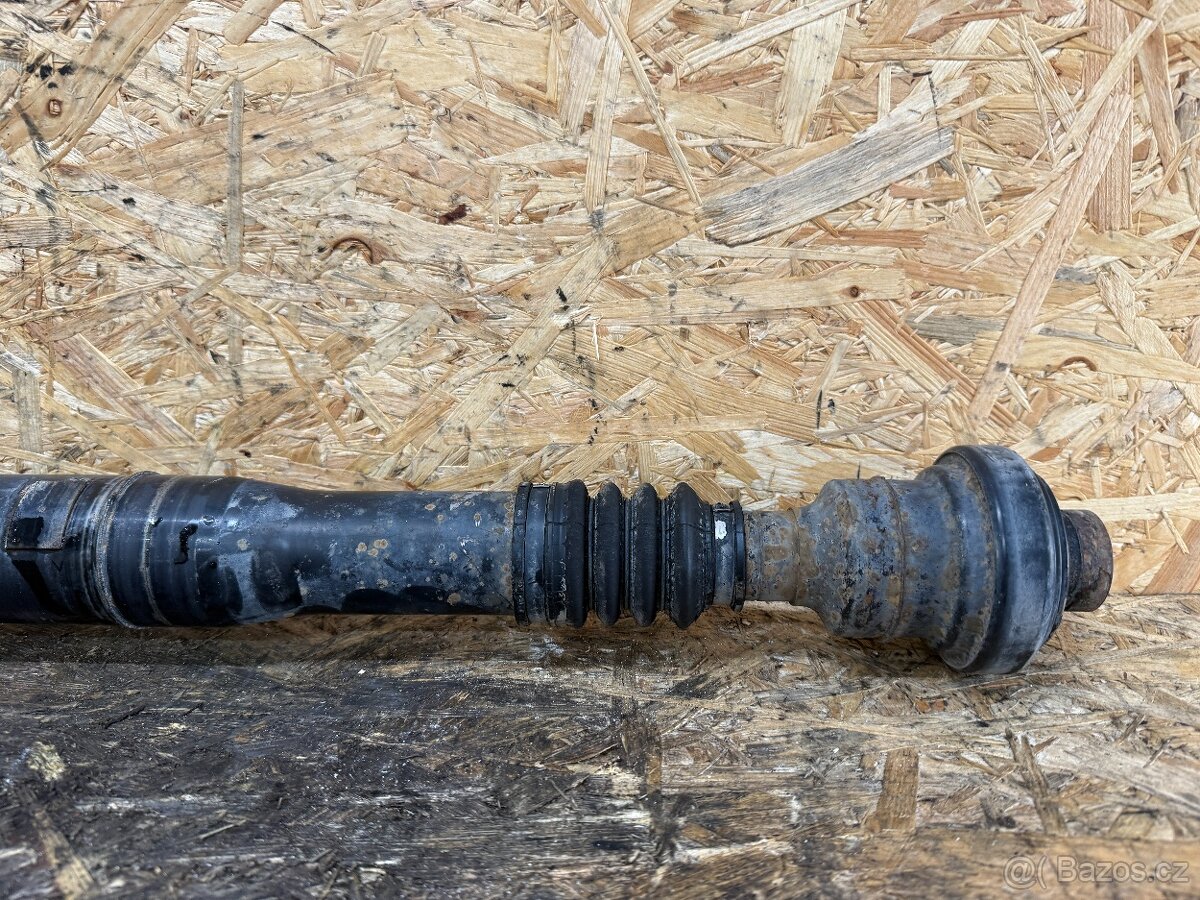 PŘEDNÍ KARDANOVÁ HŘÍDEL VW TOUAREG 7P 7P0521101G 3.0 TDI - 4