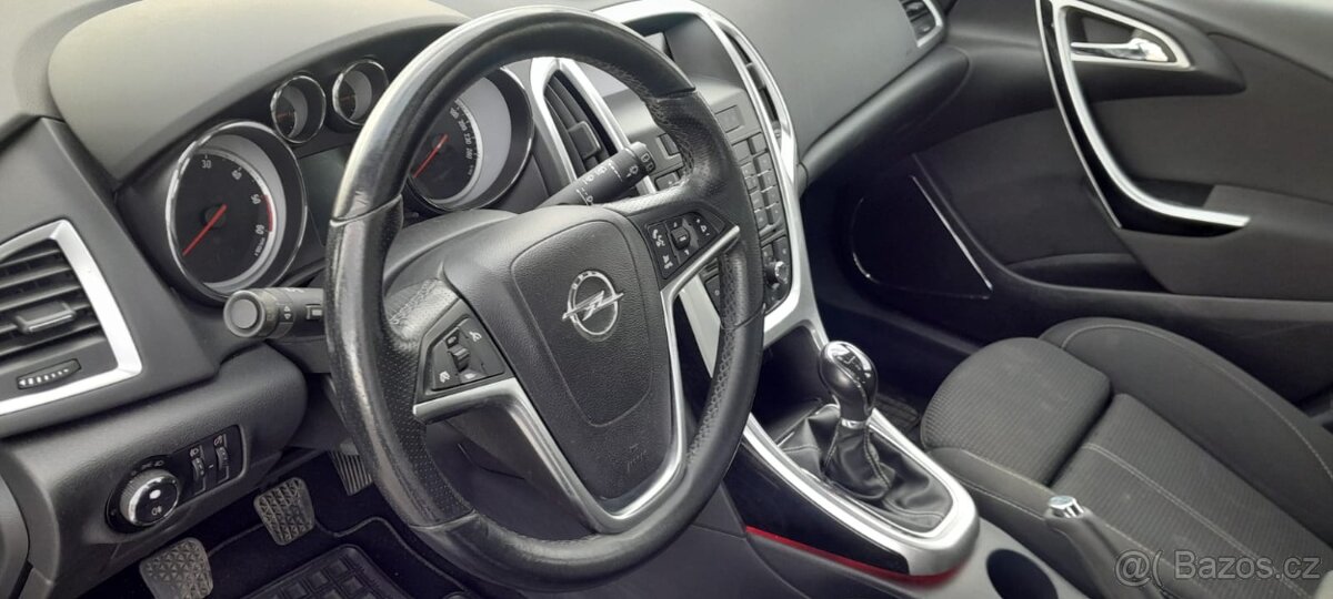 Opel Astra sport tourer - 4