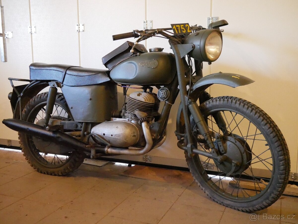 Jawa Monark 350 - 4