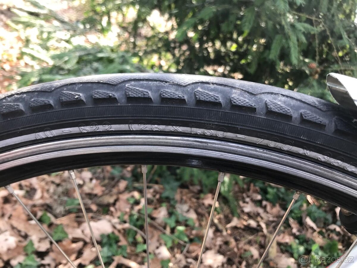 Trekingové kolo 28" - 4