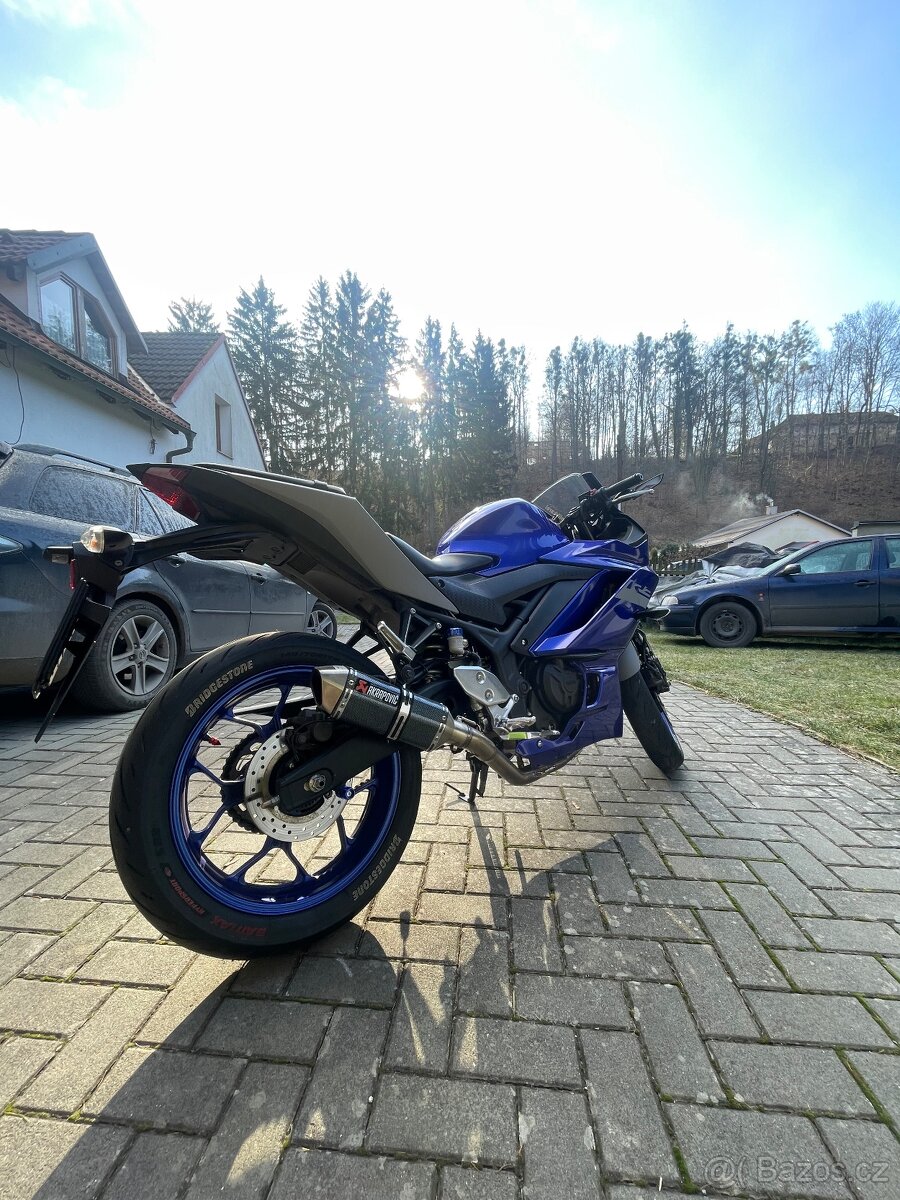 Yamaha r3 - 4