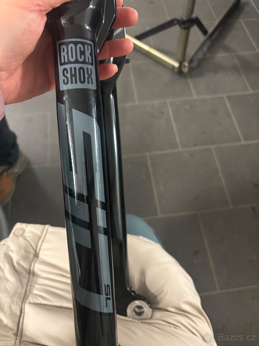 Odpružená vidlice Rock Shox Sid SL - 4