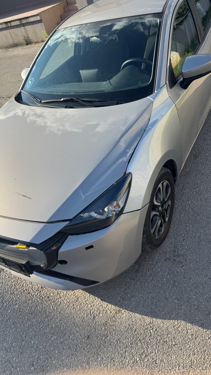 Mazda 2 e-Skyactiv G - 4