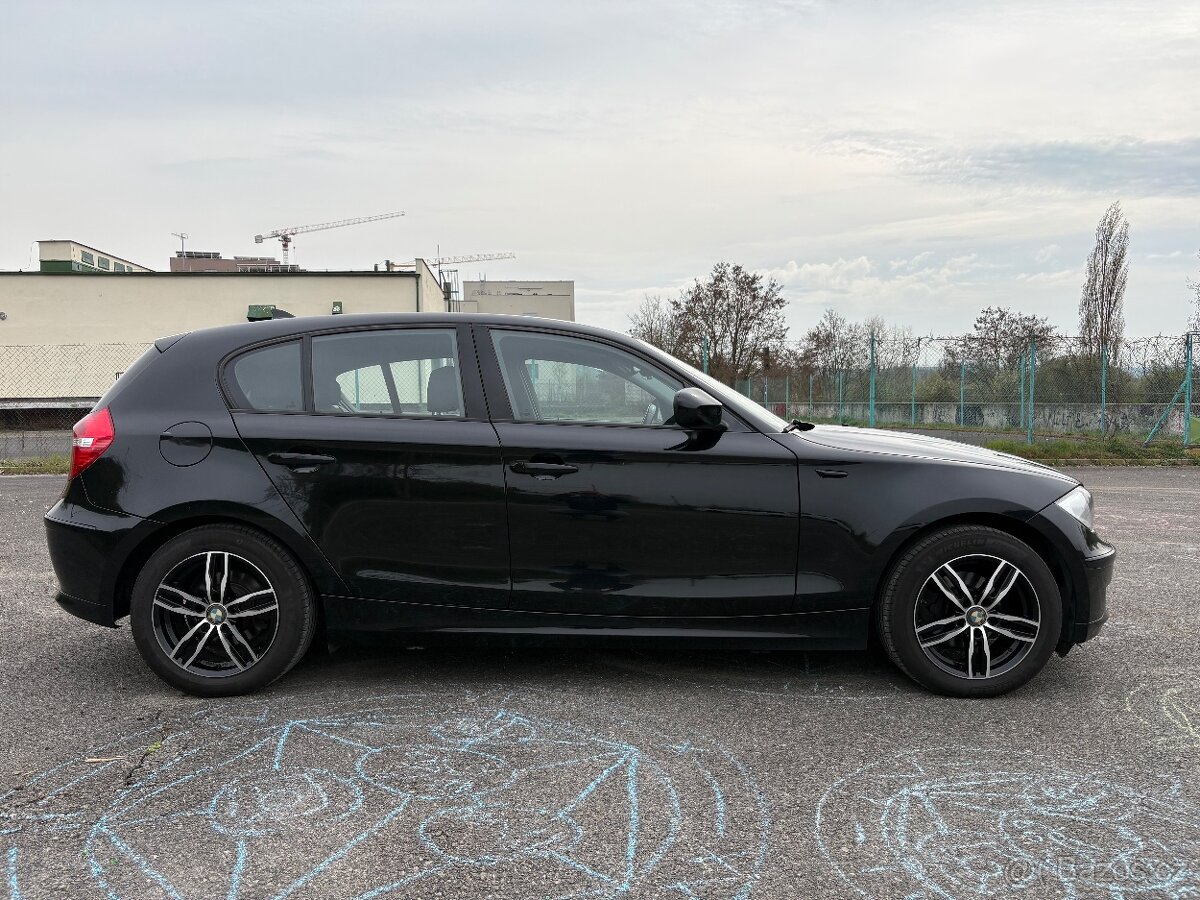 BMW Řada 1 2,0i E87 - 90 kW - manuál - 4