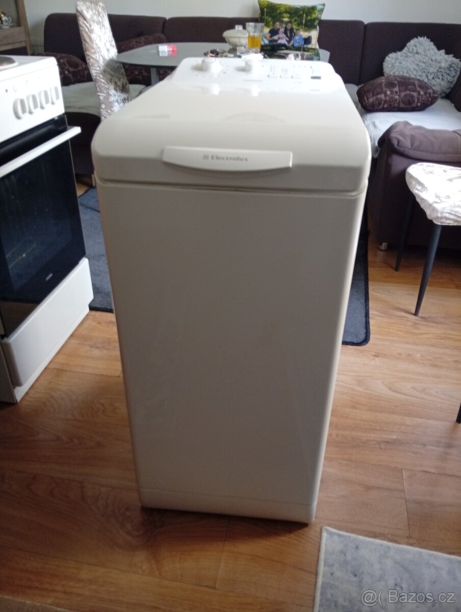 Vrchem Plněna Pračka Electrolux 5,5 KG - 4