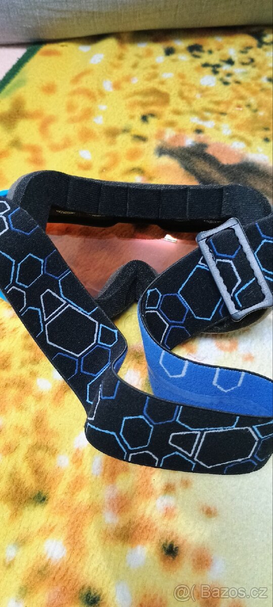 Lyžařská helma+brýle - 4