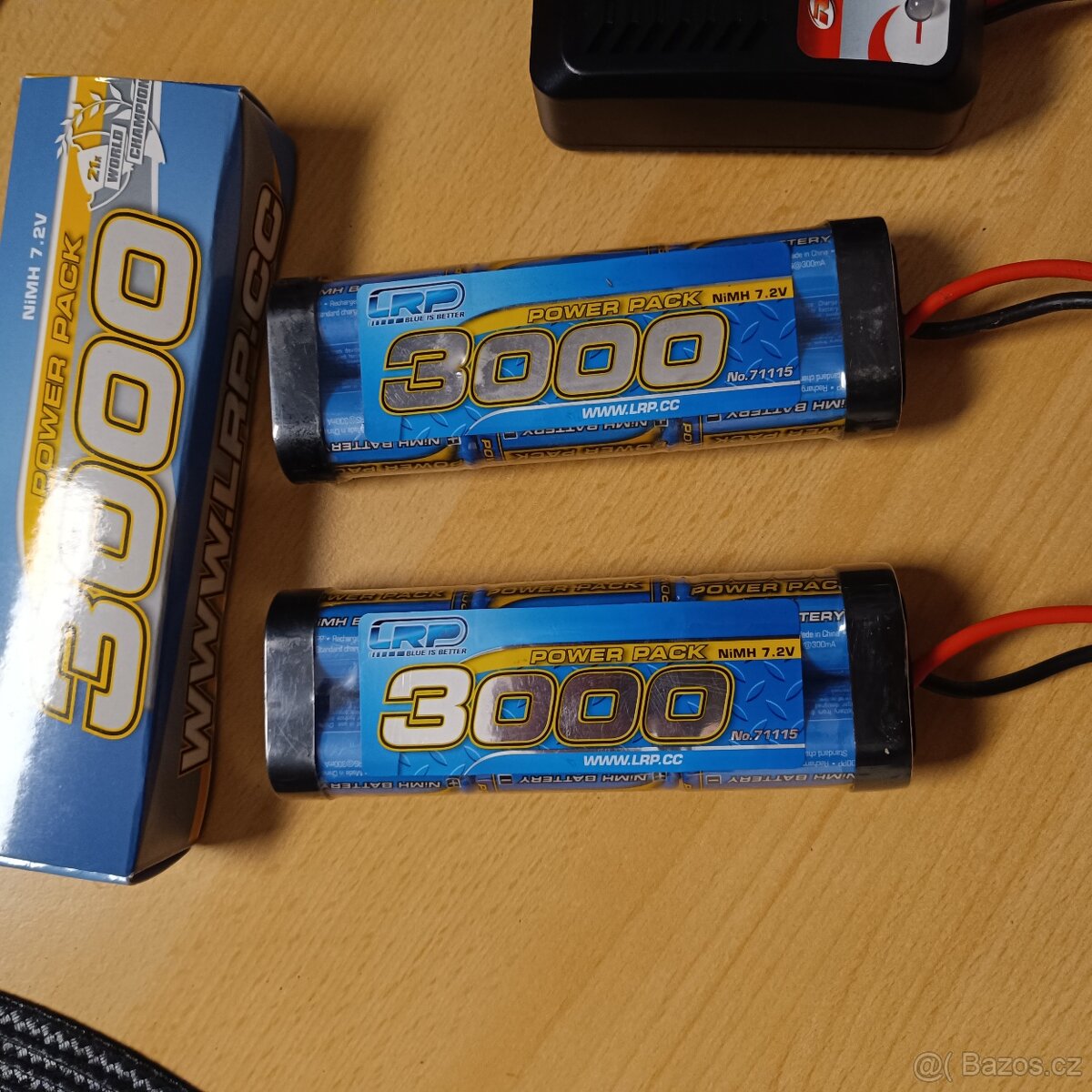 Nabíječka + 2xNiMH baterie, motor, regulátor - 4