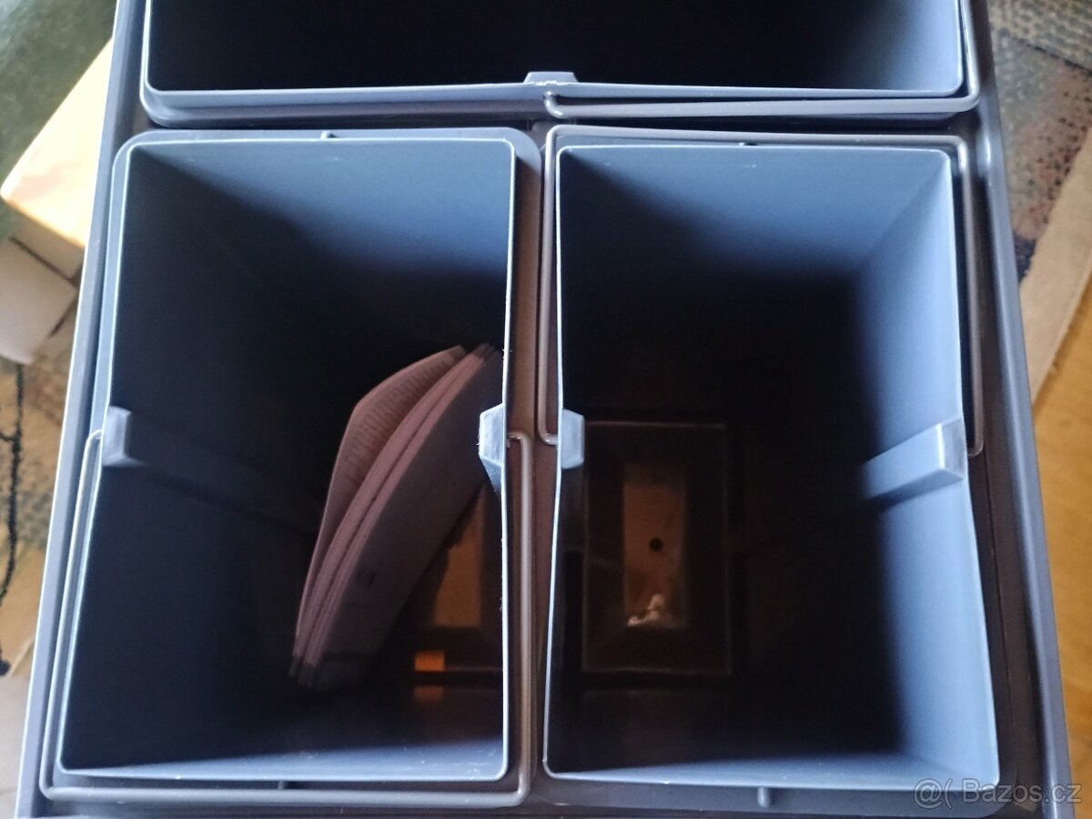 Koš na tříděný odpad do skříňky - 4