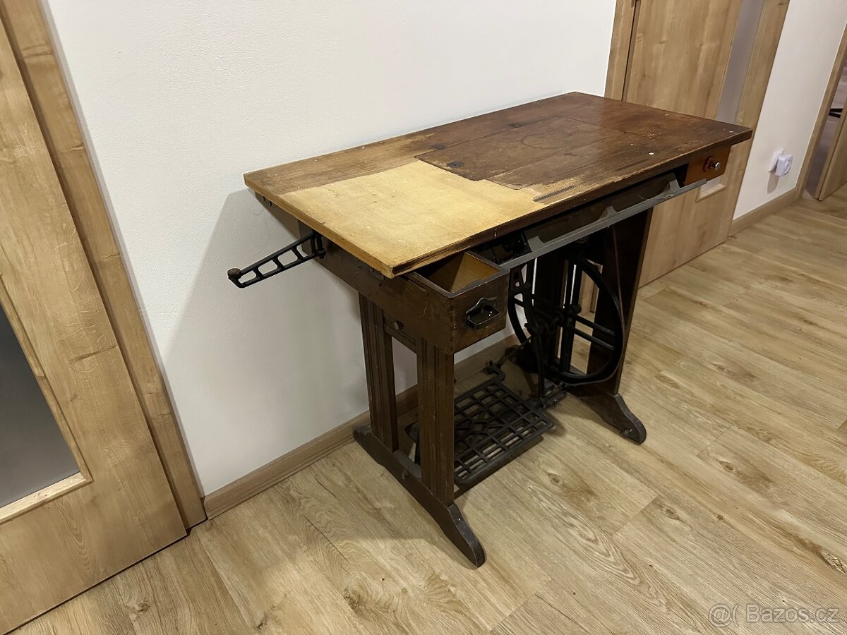 Šicí stroj Lada - 4