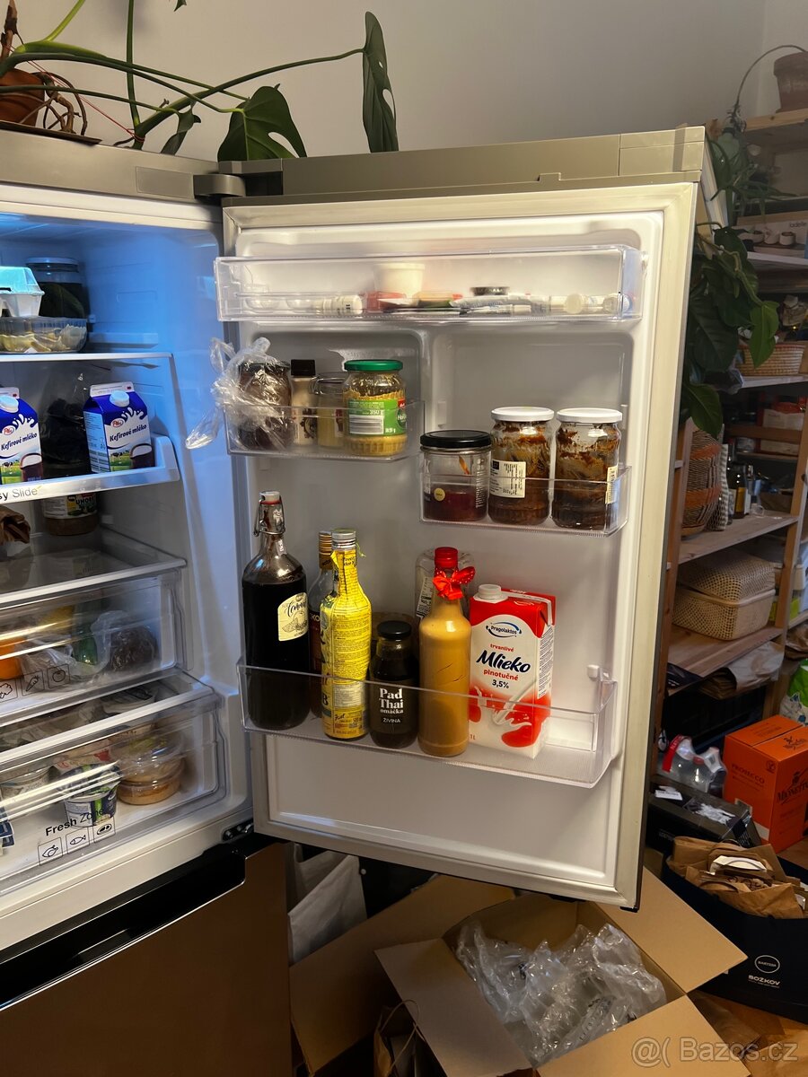 Lednice Samsung RB30J3215SA - 4