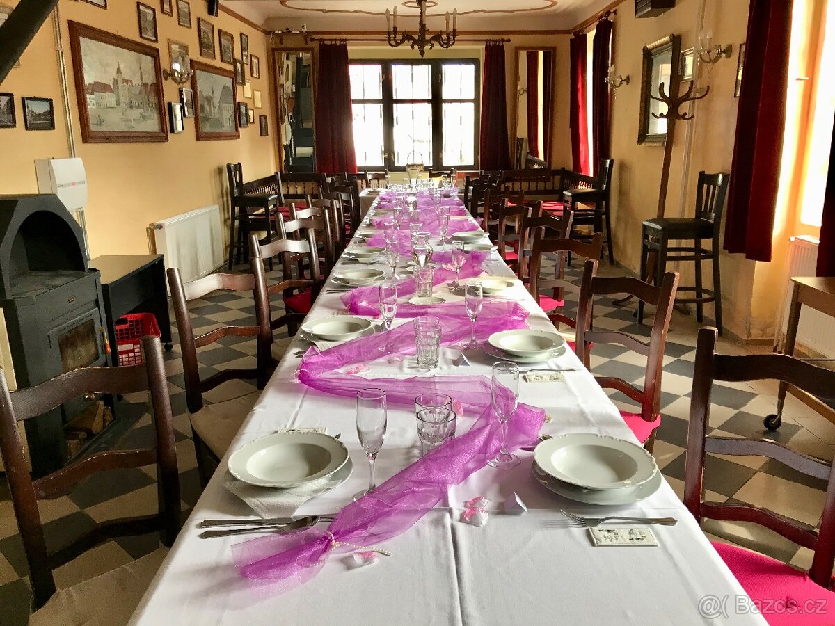 Vybavená restaurace s 10ti.pokojovím Hotelem u hranic DE - 4