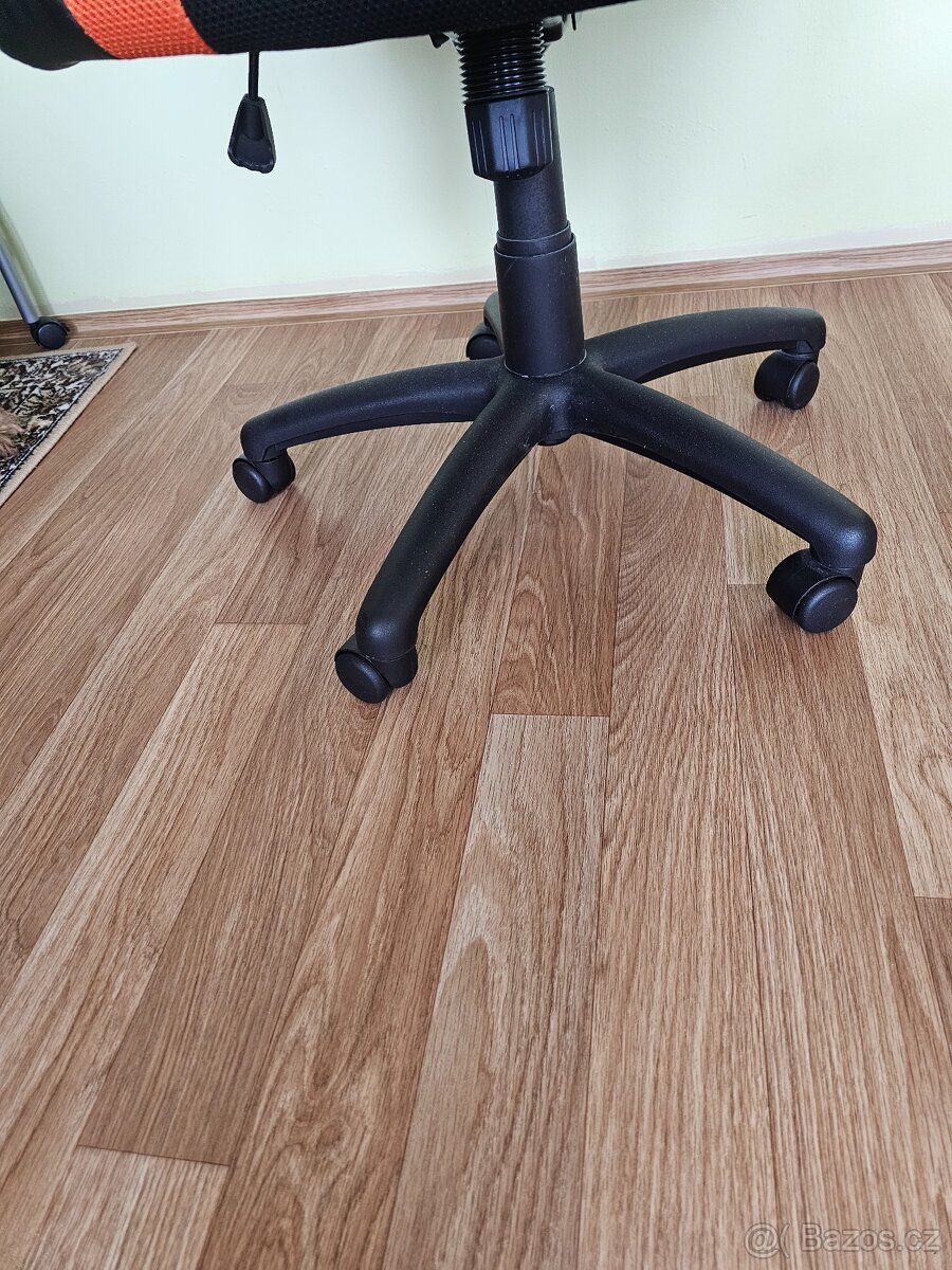 Prodám počítačový stůl , kancelářská židle - 4