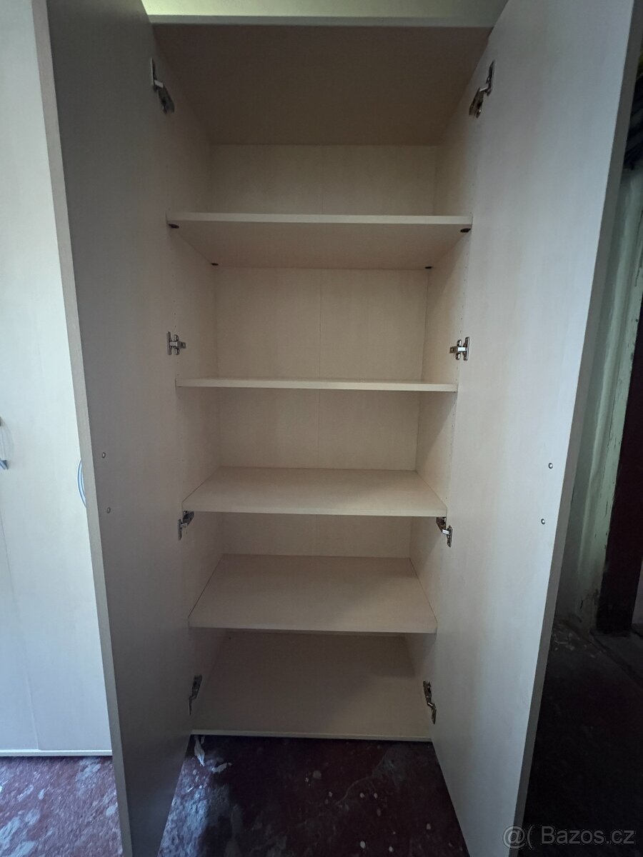 Kancelářský nábytek - 4