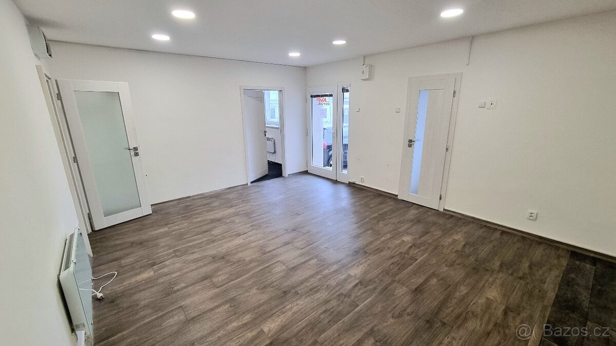 PRONÁJEM OBCHODNÍCH PROSTOR V CENTRU OPAVY - 4