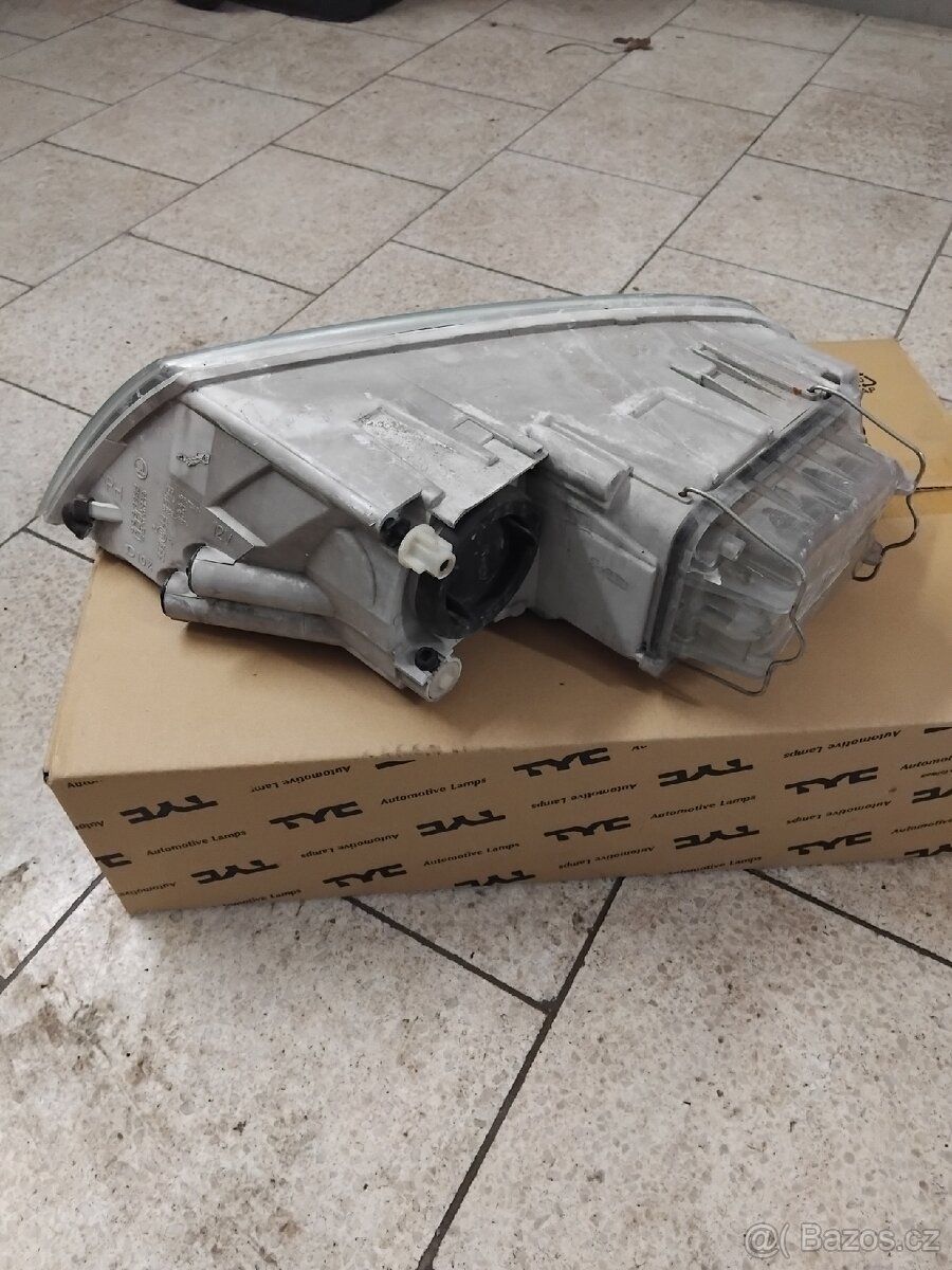 Octavia 2 pravé přední světlo H7 - 4