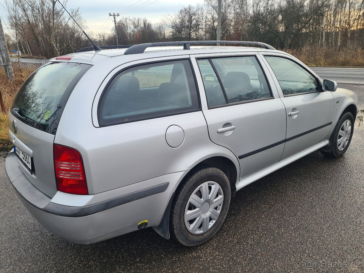 Krásná zdravá Octavia Combi Ambiente LPG s novou technickou - 4