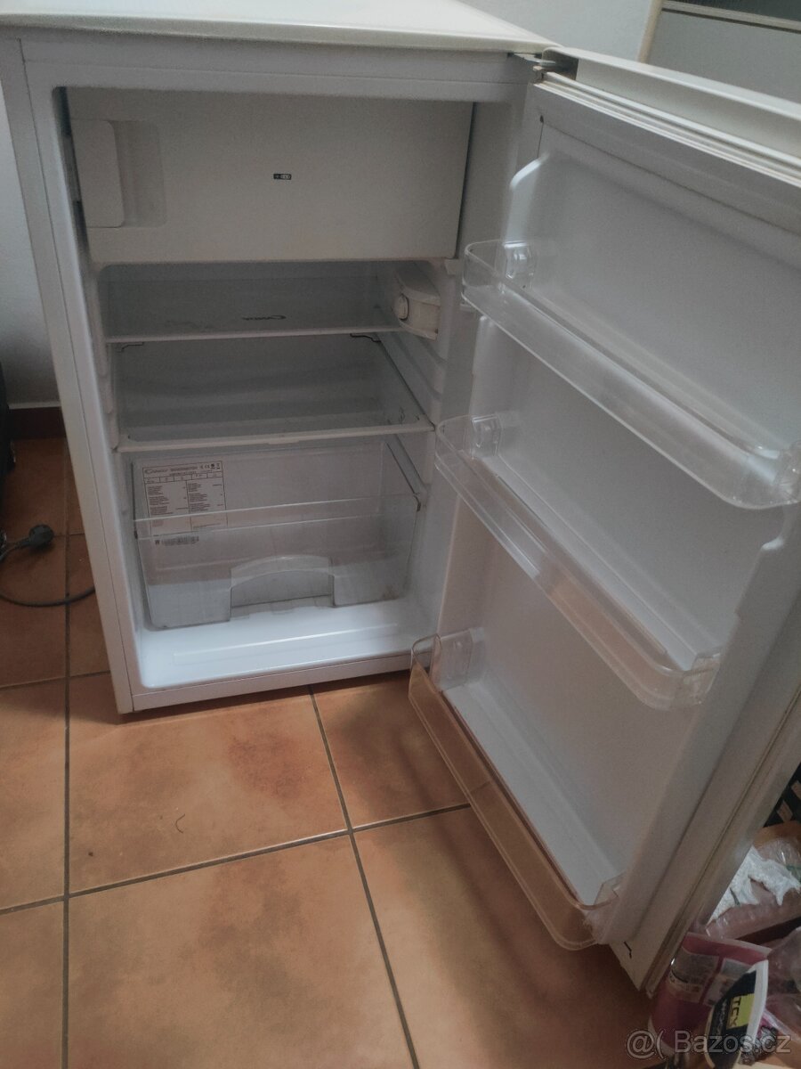 Malá lednice s mrazákem - 4