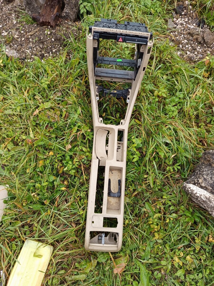 Sedačky Audi A4B7 2007 + interier - 4