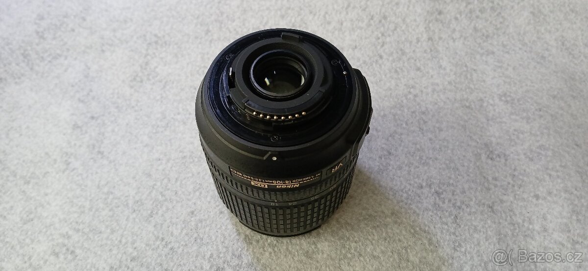 Nikon AF-S NIKKOR 18-105mm f/3.5-5.6 G ED VR - 4