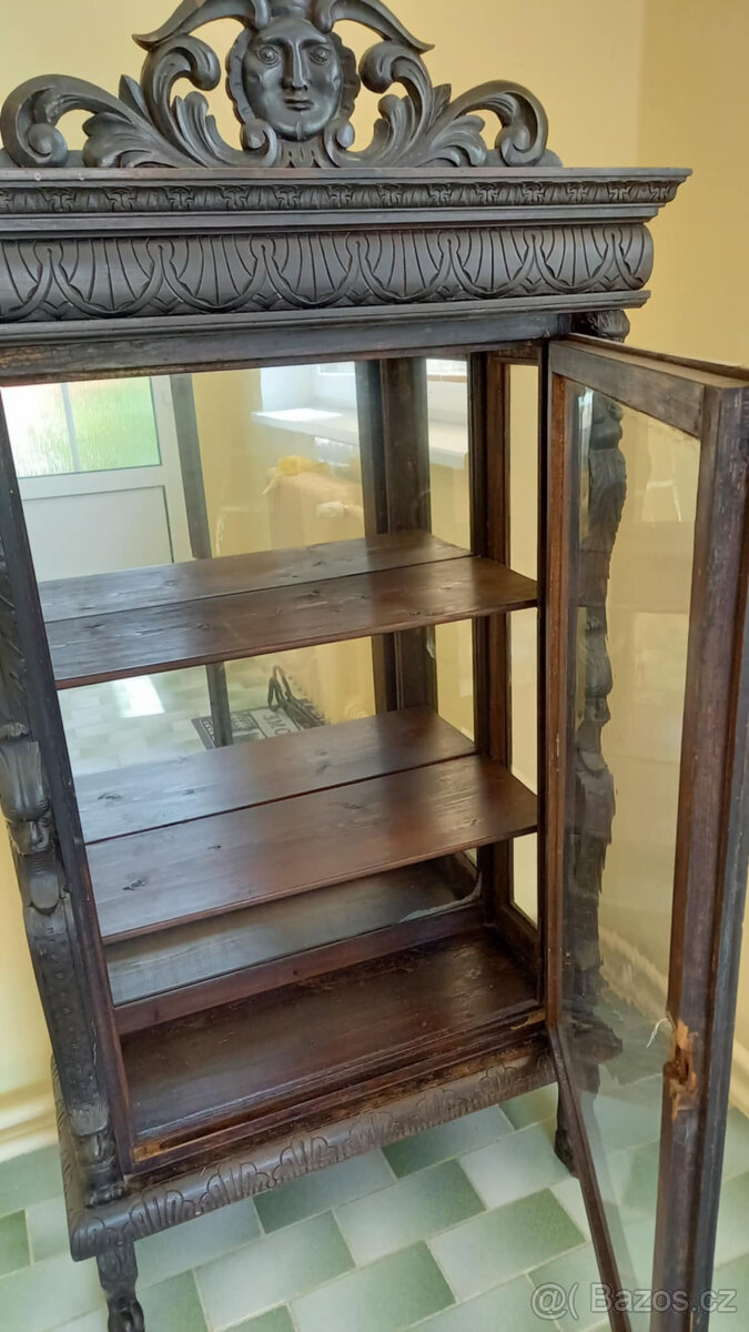 Prosklená komoda - 4