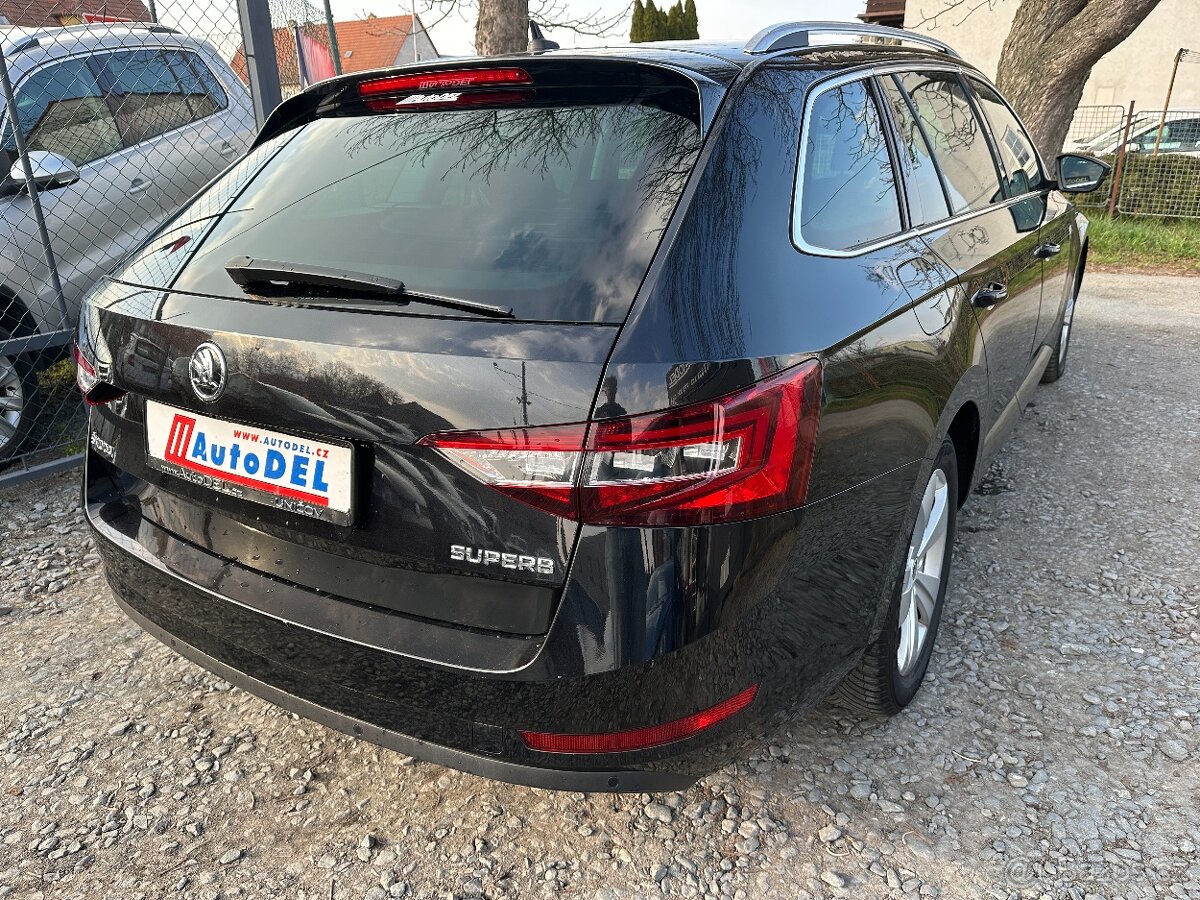 Škoda Superb 2.0 TDi DSG ACC BIXEN NAVI - 4