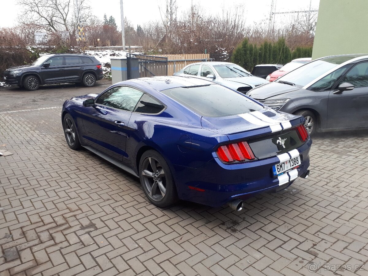 FORD MUSTANG - 4