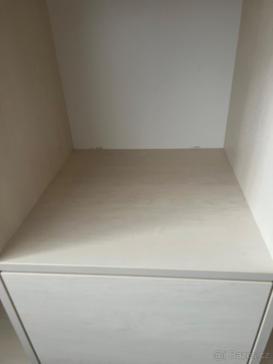Skříň - 4