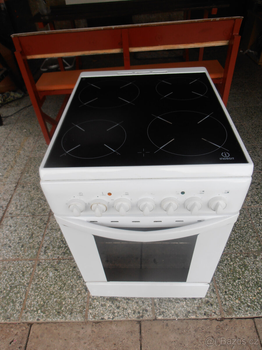 SKLOKERAMICKÝ SPORÁK INDEST - 4