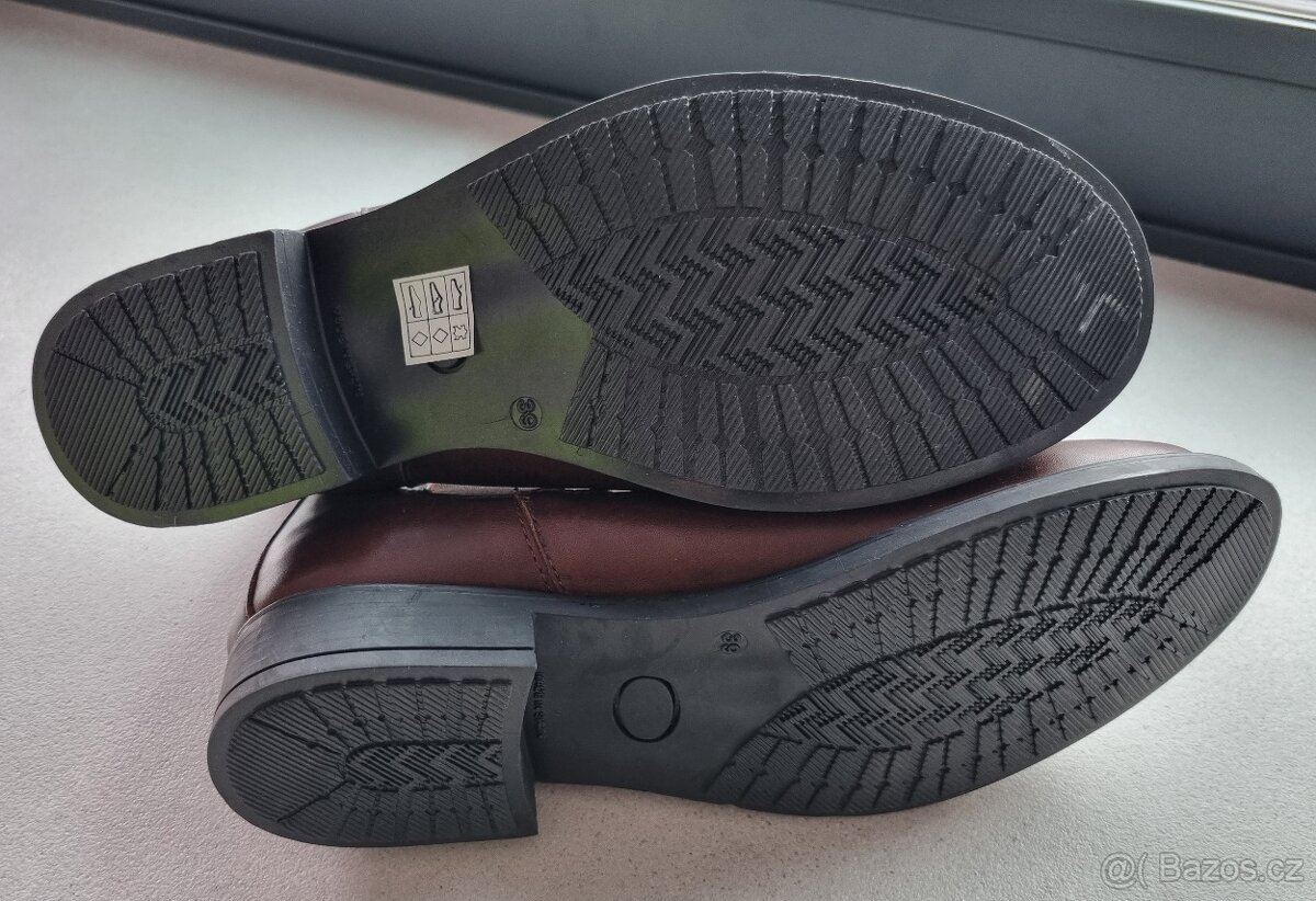 Krásné dámské kožené boty - 4