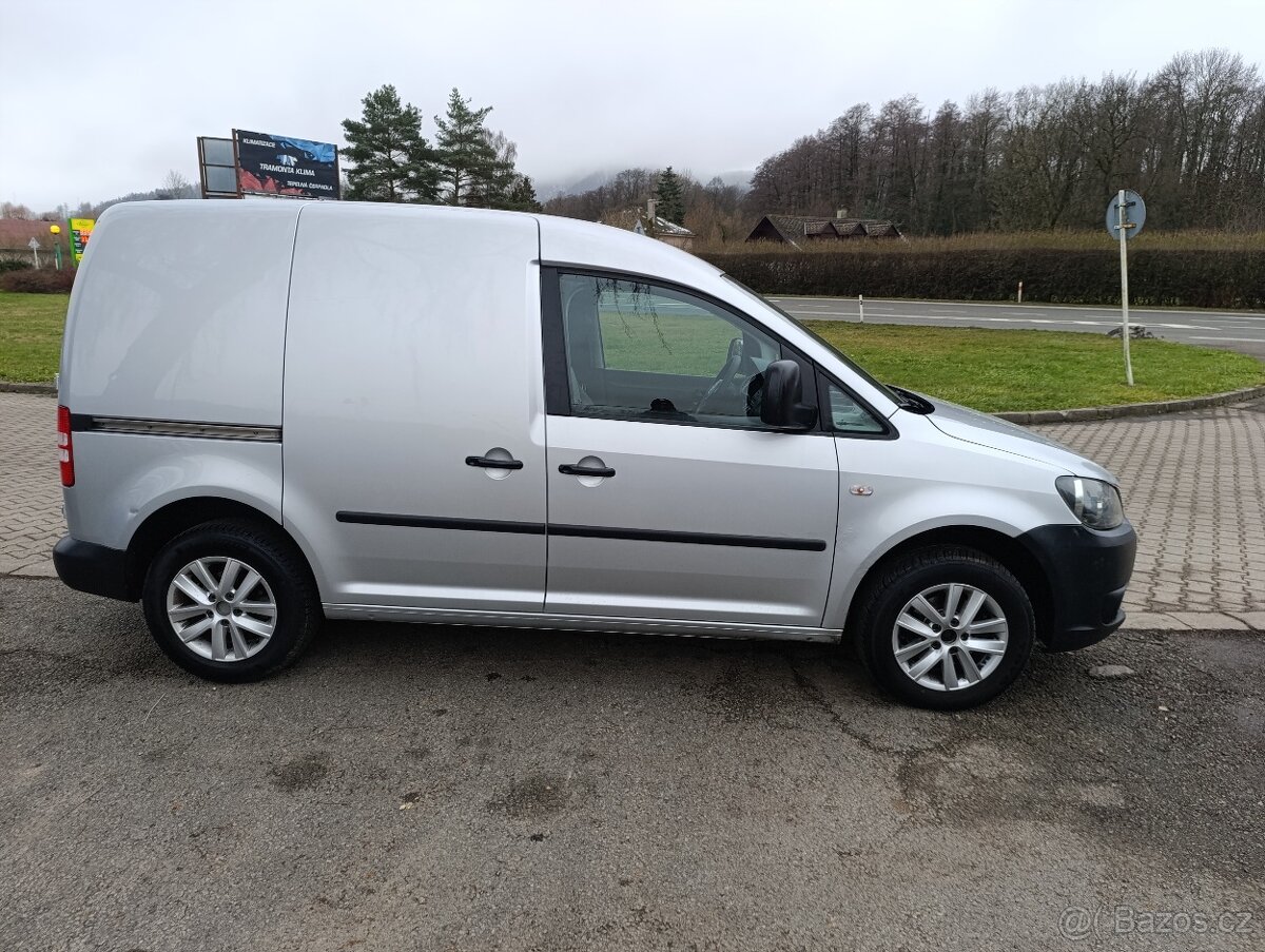Volkswagen Caddy 1.6 TDi 75kw po servisu z.pneu TZ - 4