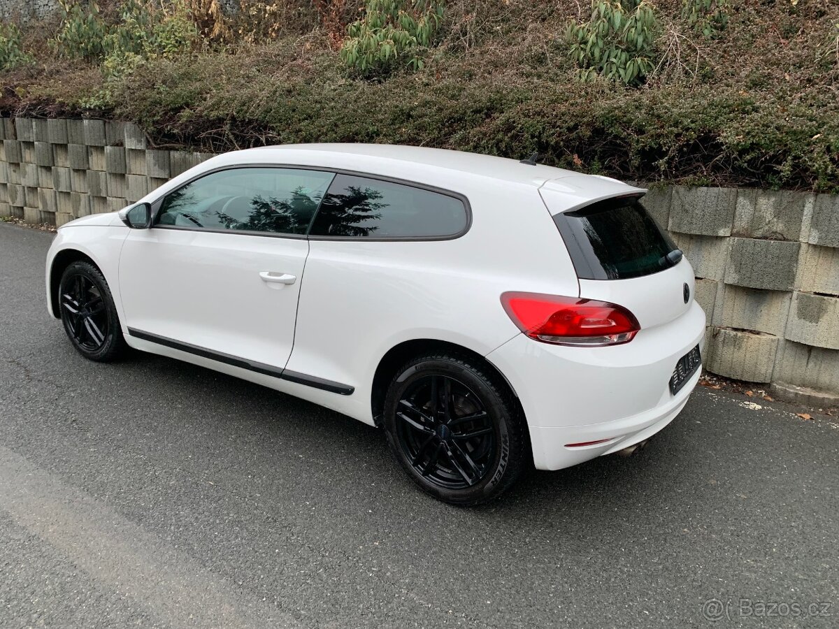 Volkswagen Scirocco 1.4 TSi 90 kw najeto 175 tis.km - 4