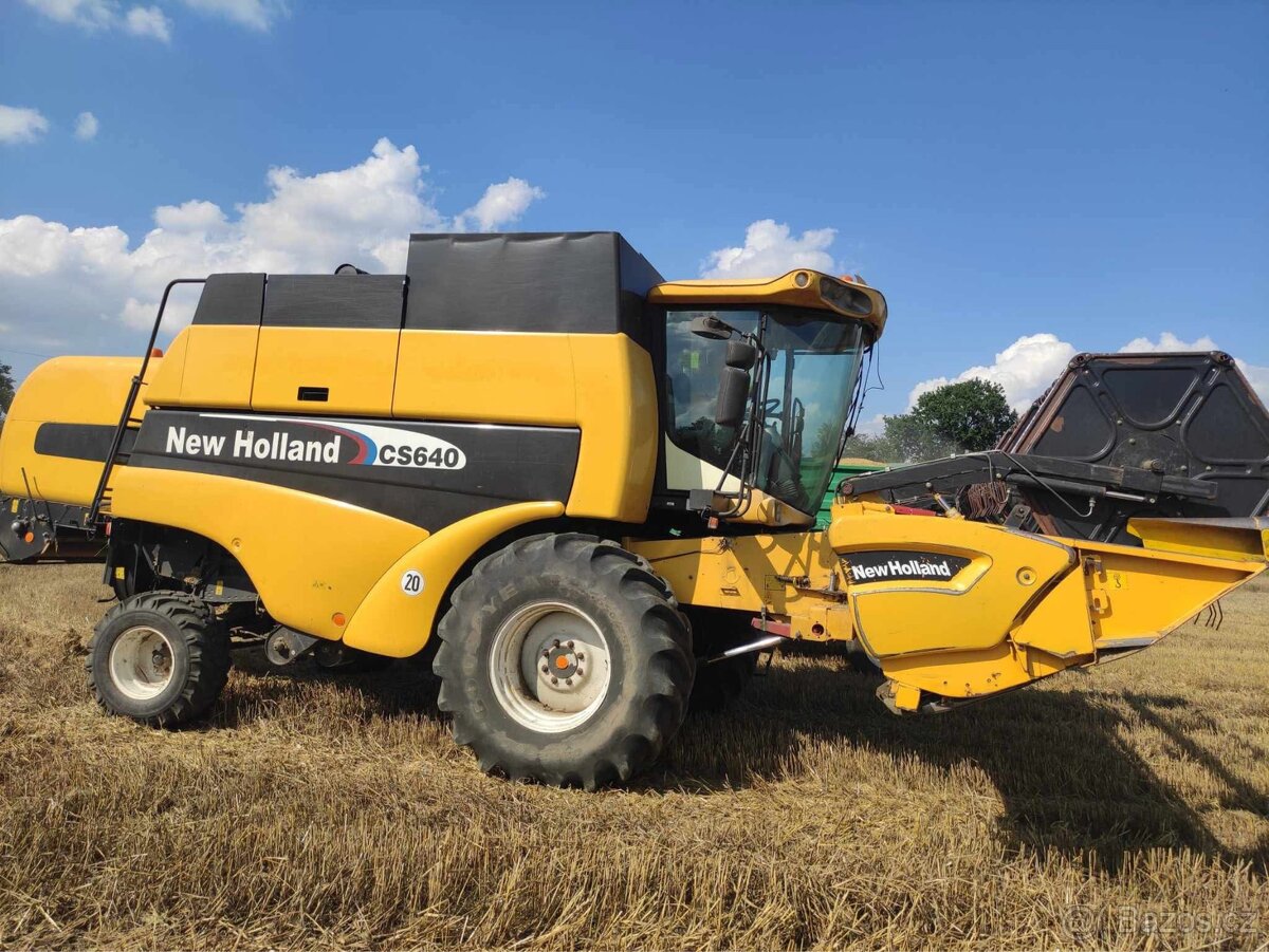 Kombajn New Holland CS640 - 4