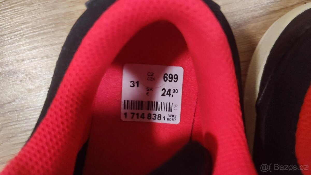 Nové dívčí tenisky Nike vel. 31 - 2. jakost - levně - 4