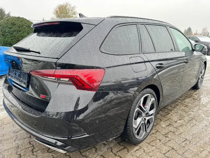 Škoda Octavia 2.0TD RS Plus 4x4 - 4