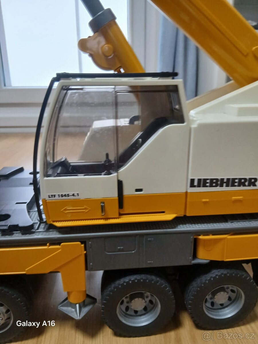 Autojeřáb Bruder Scania - 4