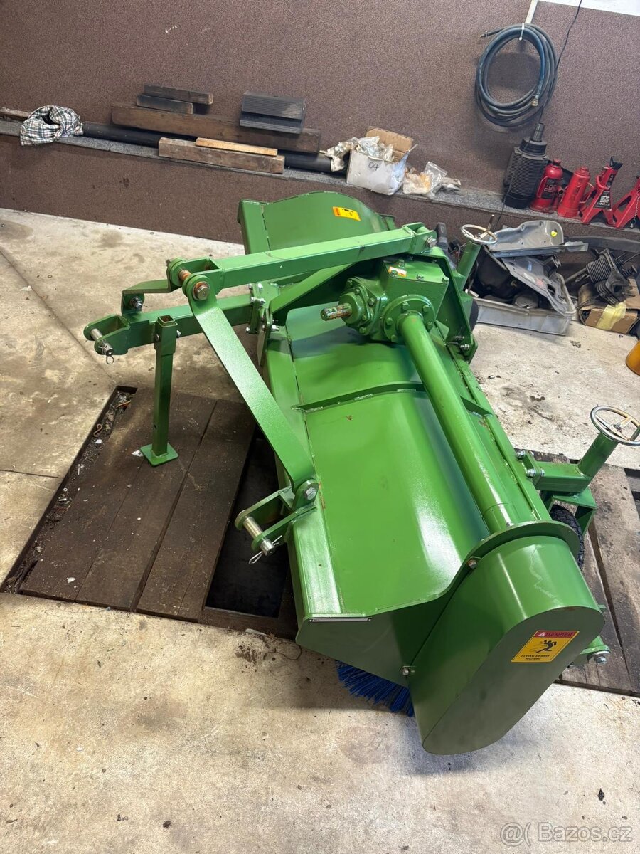 Zametač SX 165 do tři bodu - 4