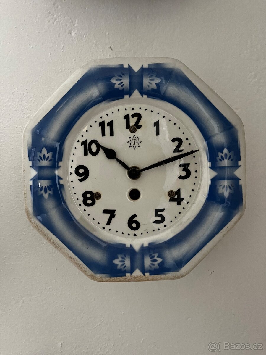 Kuchyňské nástěnné porcelanove, drevene a kovove hodiny - 4