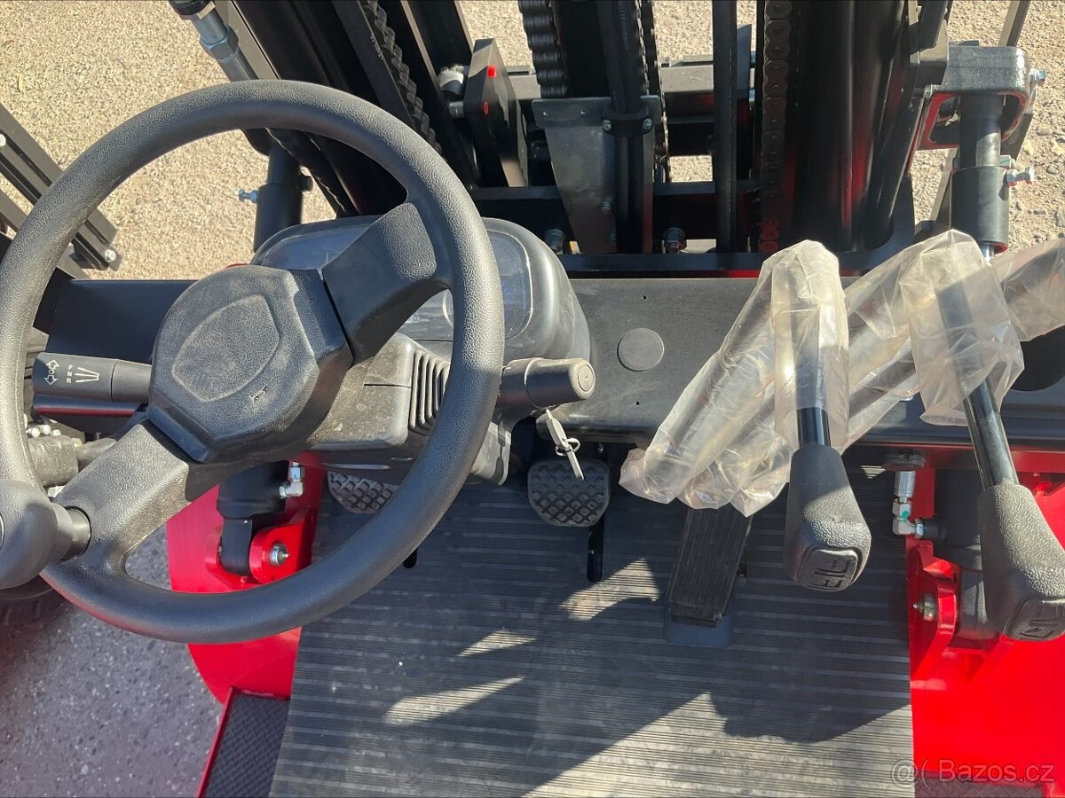 Vysokozdvižný vozík 30 - DIESEL - 4