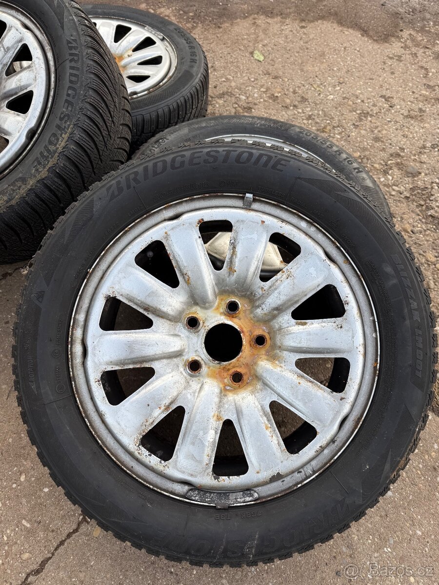 205/55R16 - 4